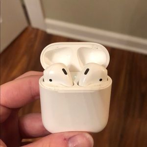 WORKING Apple Airpods